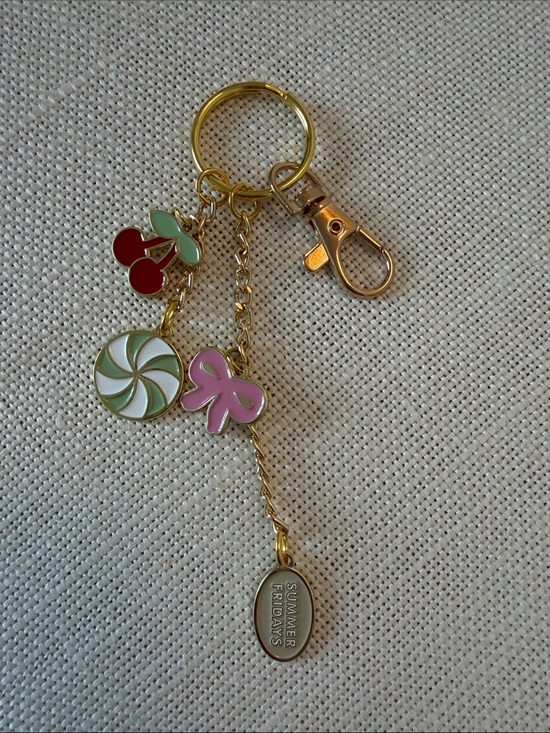Summer Fridays Accessories - Summer Fridays Gold Keyring with Pink Bow, Red Cherries & Mint Swirl Charms